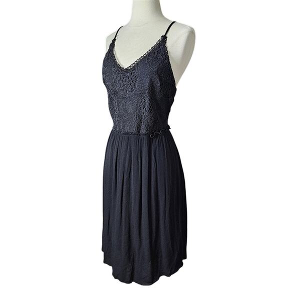 Annabelle Strappy Back Lace Dress in Black Size Large NWT - Picture 9 of 16